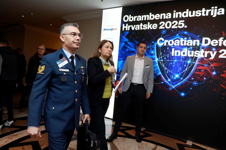 23 obrana53-051125.jpg